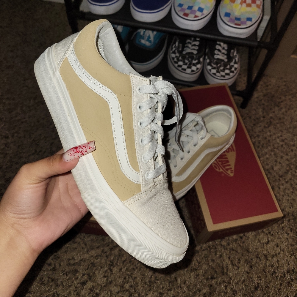Vans Women's Shoes in Cream and White